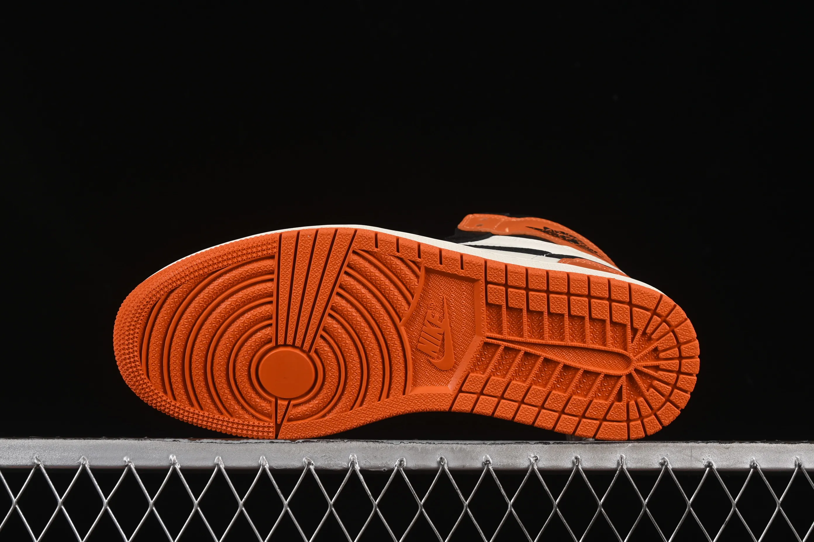 All Categories Air Jordan Jordan Series Basketball Shoes Air Jordan 1 High Air Jordan 1 High OG "Shattered Backboard" AJ1 Joe 1 New Shattered DZ5485-008